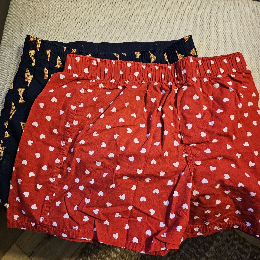 Men's Gap Xtra Small boxers (2 pair); like new. Hearts and pizza slices.